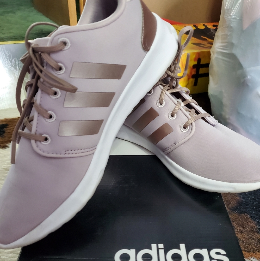 Adidas Sneakers